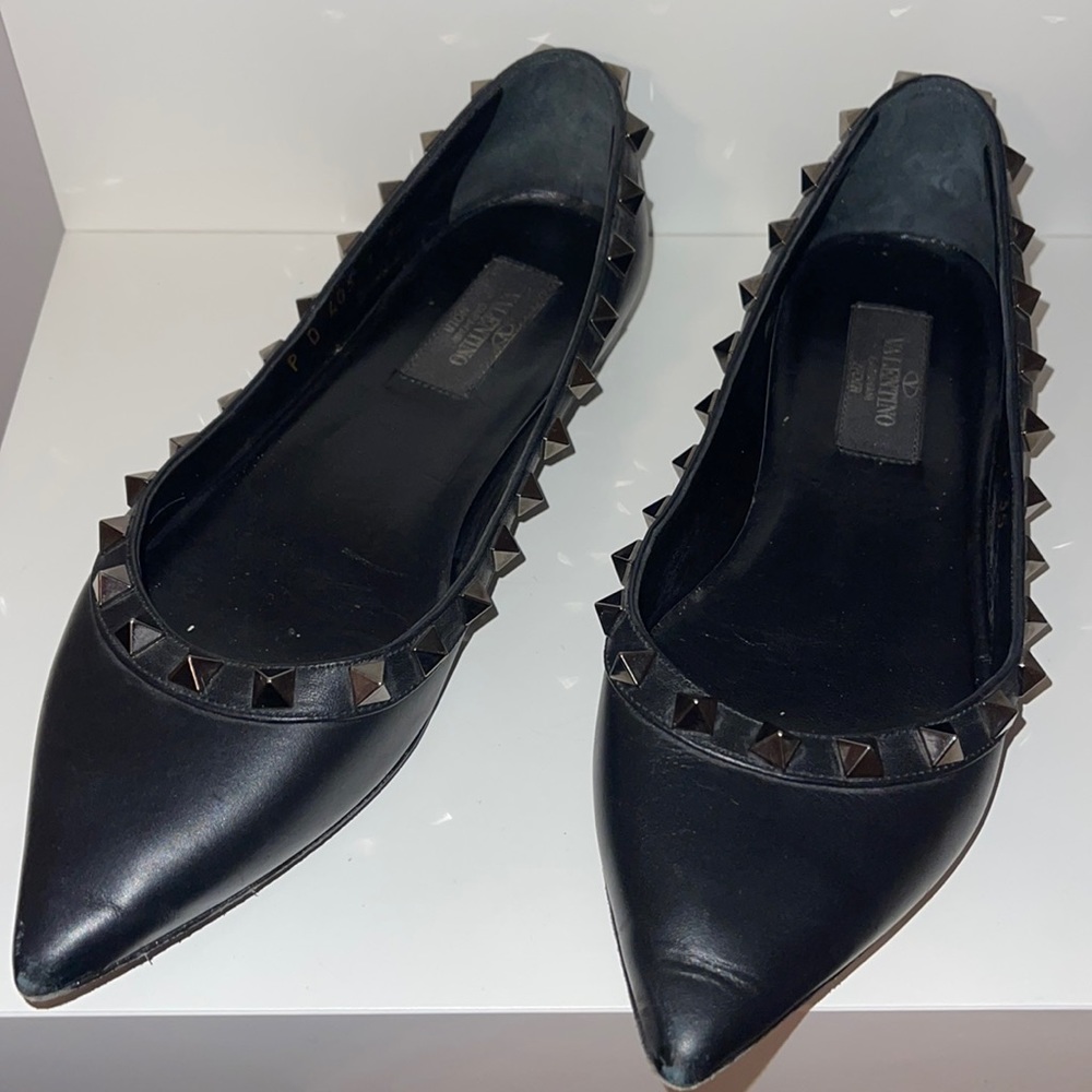 Black Garavani Tonal Rockstud Ballerina Flats